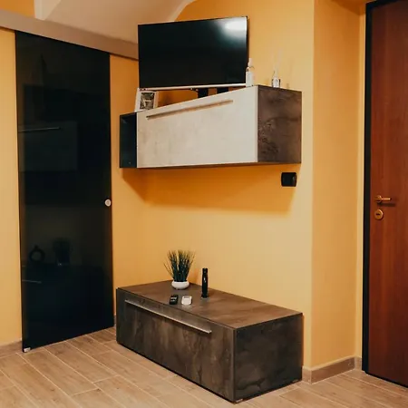 Casa Calandri - Con Terrazza - Free Wi-fi - Ac Apartment